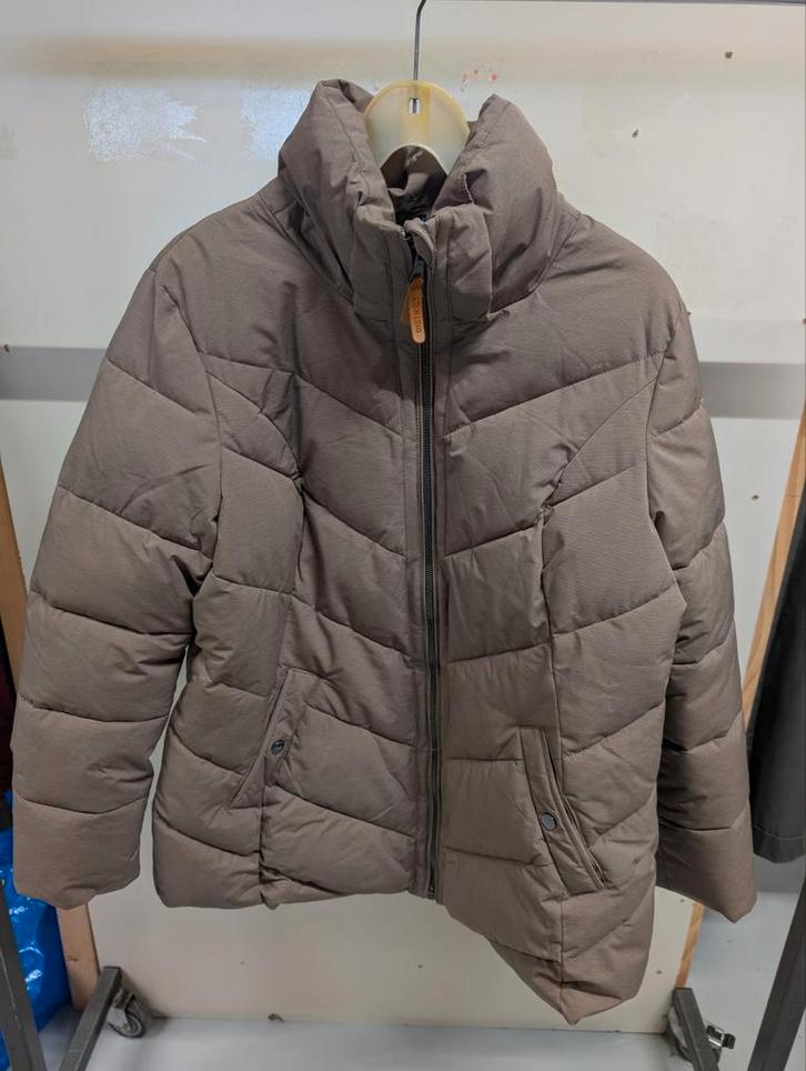 District dames winterjas maat 44 rek5, Kleding | Dames, Jassen | Winter, Zo goed als nieuw, Maat 42/44 (L), Rood, Ophalen of Verzenden