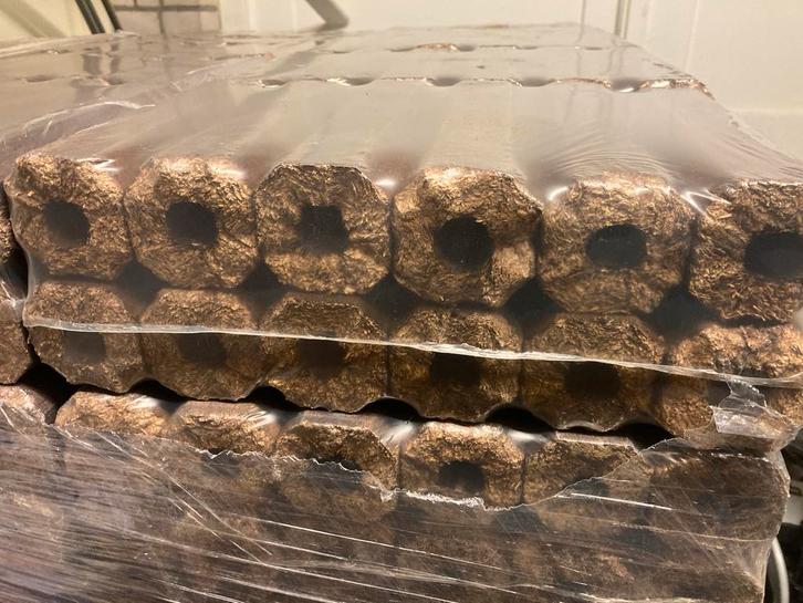 Pinikay briketten (eiken), Tuin en Terras, Haardhout, Blokken, Overige houtsoorten, Minder dan 3 m³, Ophalen