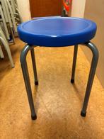 Gekleurde kruk, rode kruk, blauwe kruk, gele kruk, Ophalen