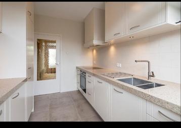 Complete keuken inclusief Siemens apparatuur beschikbaar voor biedingen