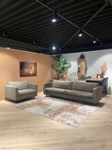 nu of nooit! El largo banken beschikbaar voor biedingen