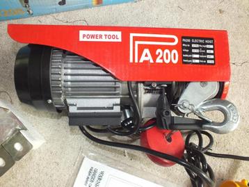 Takel P200, 230v, 500 watt, 200-100 kg hijsen beschikbaar voor biedingen