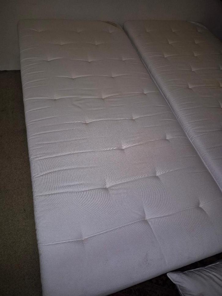 2x Bed met Matras Comfortabel Slapen  90x200, Huis en Inrichting, Slaapkamer | Bedden, Gebruikt, Eenpersoons, 90 cm, 200 cm, Hout