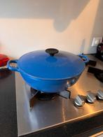 Le Creuset wokpan / hapjespan 26 cm, Ophalen of Verzenden, Gebruikt, Gietijzer, Wok