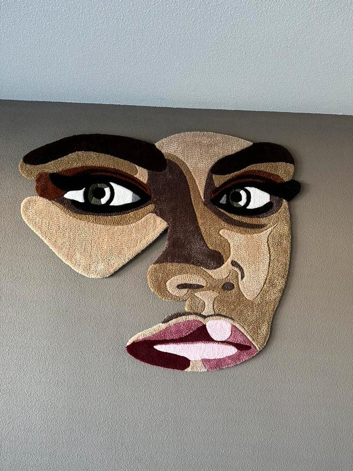 Een echte eyecatcher dit grote getufte wandkleed, Huis en Inrichting, Woonaccessoires | Wanddecoraties, Nieuw, Ophalen