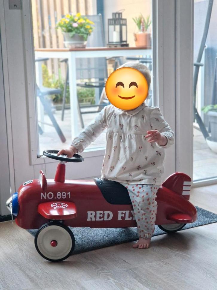 Stoere retro vliegtuig loopfietsje, Kinderen en Baby's, Speelgoed | Buiten | Voertuigen en Loopfietsen, Zo goed als nieuw, Loopfiets