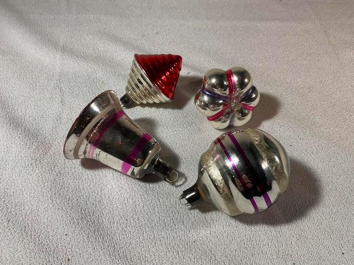 4 stuks mooie oude AJEKO ballen, Diversen, Kerst, Gebruikt, Ophalen of Verzenden