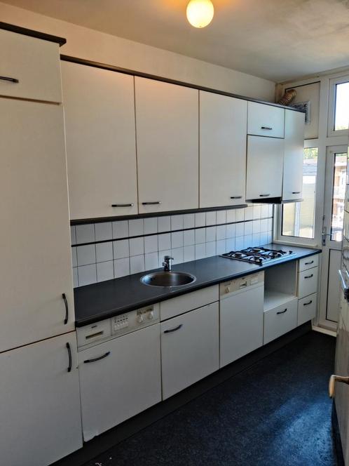 Jaren 90 keuken in Amsterdam West - bieden, Huis en Inrichting, Keuken | Complete keukens, Gebruikt, Enkelwandige keuken, Wit