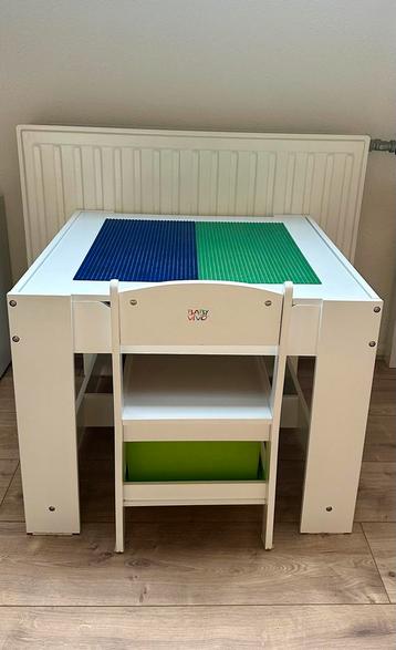 Lego tafel met stoeltje en opbergruimte beschikbaar voor biedingen