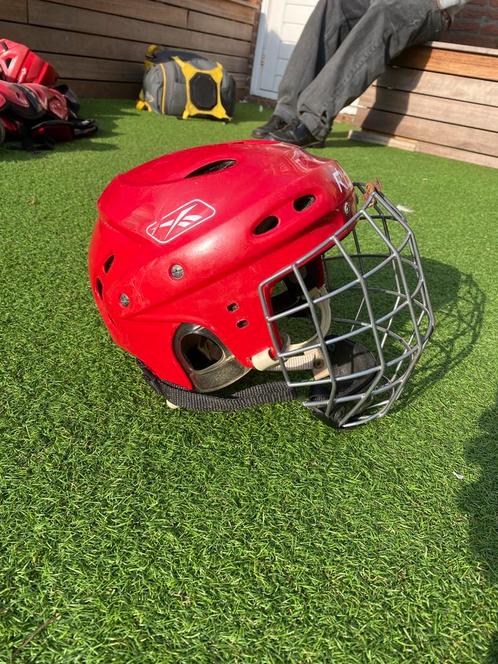 RBK IJshockey Helm – Rood, Maat L (56-61 cm) + Face Cage, Sport en Fitness, IJshockey, Gebruikt, Bescherming, Ophalen of Verzenden