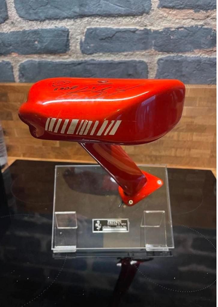 Orginele Ferrari F1 2008 spiegel met handtekening Schumacher, Verzamelen, Automerken, Motoren en Formule 1, Formule 1, Ophalen of Verzenden