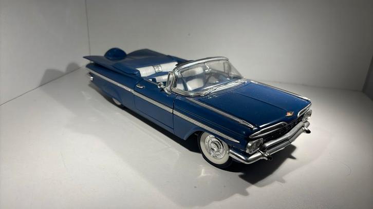 Chevrolet impala road fought 1.18, Hobby en Vrije tijd, Modelauto's | 1:18, Zo goed als nieuw, Overige merken, Ophalen of Verzenden
