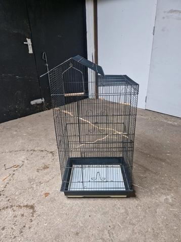 Mooi vogelkooitje in prima staat  beschikbaar voor biedingen