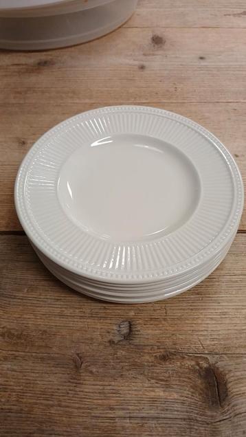 8 Wedgwood WINDSOR gebaksbordjes - Zo Goed Als Nieuw beschikbaar voor biedingen