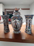 Kaststel met 3 vazen (Makkum 339), Ophalen