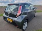 Toyota Aygo 1.0 VVT-i x-play|Airco|Camera|Bluetooth|5drs!, Auto's, Toyota, Origineel Nederlands, Te koop, Zilver of Grijs, Benzine