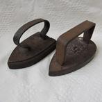 Twee antiek gietijzeren strijkijzers brocant deurstoppers, Ophalen of Verzenden