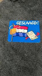 Te huur vlag “Geslaagd” en losse poster!, Diversen, Ophalen of Verzenden, Zo goed als nieuw