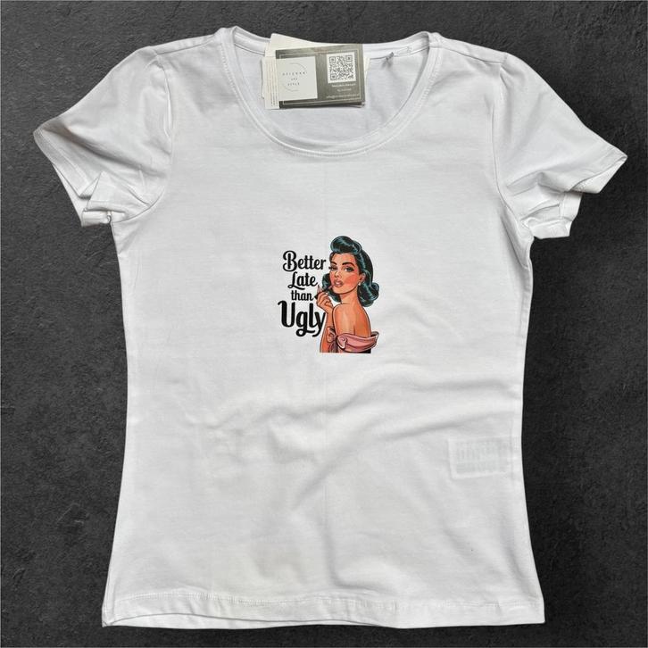 Nieuw T-shirt ‘better late', Kleding | Dames, T-shirts, Nieuw, Maat 36 (S), Wit, Korte mouw, Ophalen of Verzenden