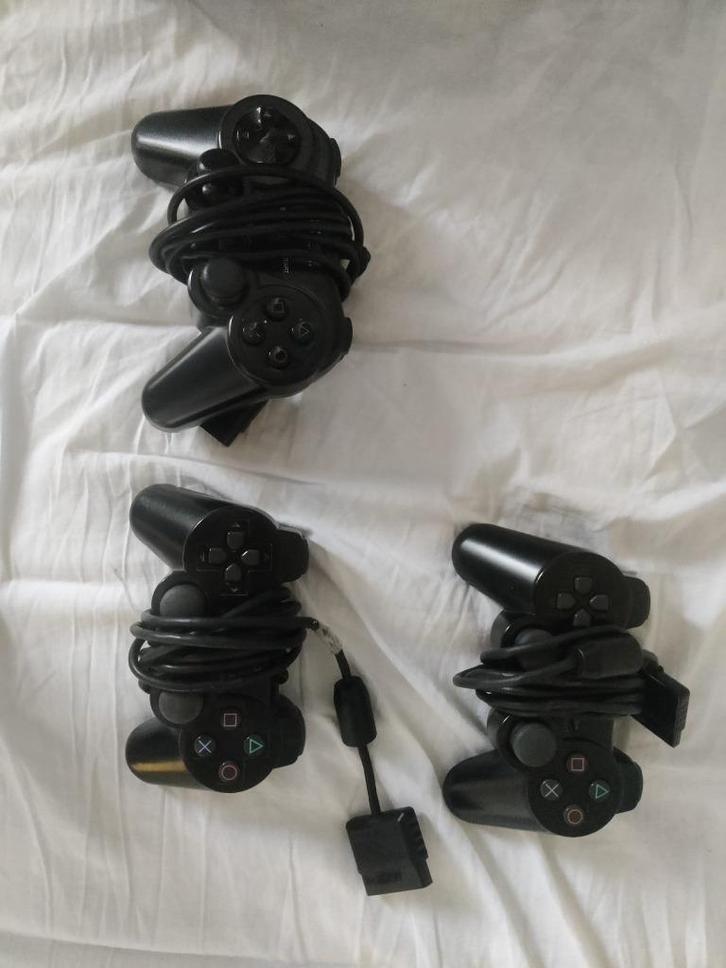 Kapotte playstation 2 controllers/bigben controllers, Spelcomputers en Games, Spelcomputers | Sony PlayStation Consoles | Accessoires