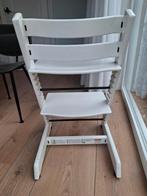 2 witte tripp trappstoelen met gebruiksporen. Onverwoestbaar, Ophalen, Gebruikt, Meegroeistoel