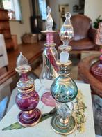 Brocante glas gekleurd Egyptische parfumflesjes vaasjes, Ophalen of Verzenden