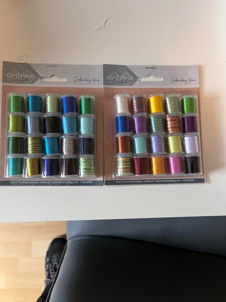 2 Doosjes Borduurgaren - Diverse Kleuren, Ophalen of Verzenden, Nieuw, Handborduren, Borduurgaren of Zijde