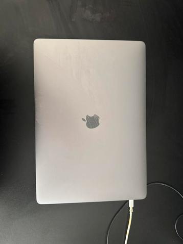 MacBook Pro 15-inch (2018) – i7 / 16GB / 256GB – Touch Bar beschikbaar voor biedingen