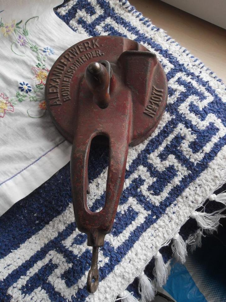 oude snijmachine/ bonensnijder/ snijbonen versnipperaar, Antiek en Kunst, Antiek | Keukenbenodigdheden, Ophalen of Verzenden