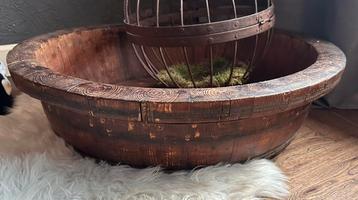 grote olijfbak beschikbaar voor biedingen