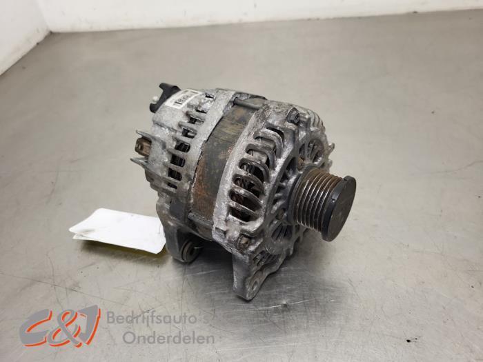 Dynamo van een Opel Movano, Auto-onderdelen, Motor en Toebehoren, Opel, Gebruikt, 3 maanden garantie, Ophalen of Verzenden