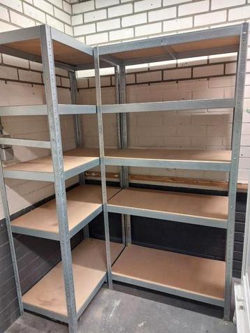 2 stellingkasten voor garage of schuur beschikbaar voor biedingen