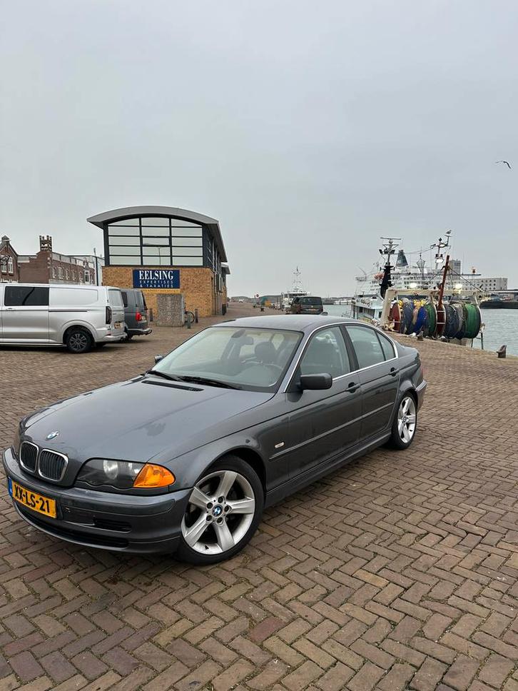 BMW 3-Serie 2.5 I 323 AUT 1999 Grijs, Auto's, BMW, Particulier, 3-Serie, Benzine, Sedan, Automaat, Origineel Nederlands, Zilver of Grijs