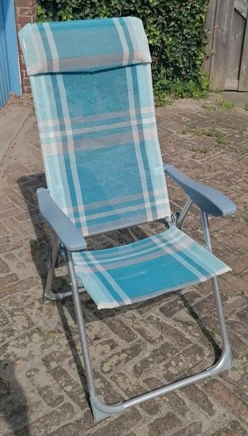 4 lichtgewicht klapstoelen beschikbaar voor biedingen