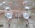 2 grote hoge glazen windlichten smeedijzer., Ophalen, Overige materialen, Minder dan 25 cm