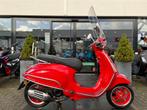 Vespa Primavera Red 25 km E5, Fietsen en Brommers, Scooters | Vespa, Overige modellen, Ophalen of Verzenden, Zo goed als nieuw