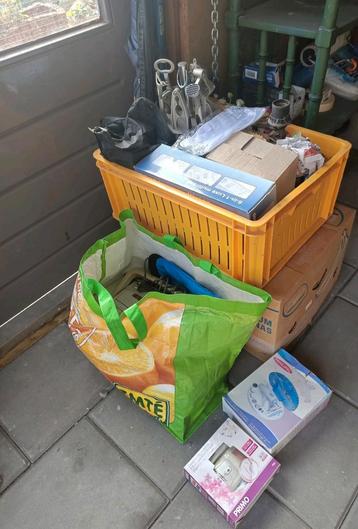 Rommelmarkt spullen GRATIS afhalen. beschikbaar voor biedingen