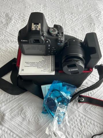 Canon EOS 2000D - Complete Set beschikbaar voor biedingen