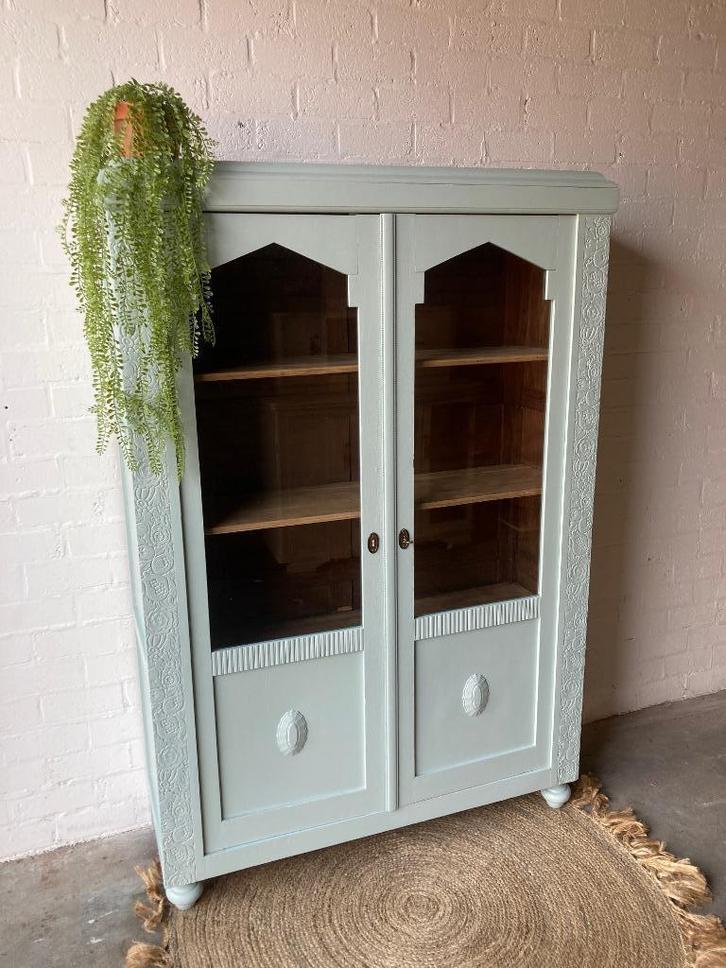 Antiek vintage vitrinekast restyled, Huis en Inrichting, Kasten | Vitrinekasten, Gebruikt, 150 tot 200 cm, 100 tot 150 cm, 25 tot 50 cm