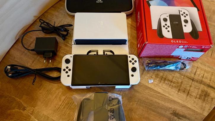Nintendo Switch Oled Compleet ZGAN, Spelcomputers en Games, Spelcomputers | Nintendo Switch, Zo goed als nieuw, Switch OLED, Met 1 controller