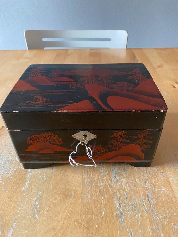 Muziek juwelen kist met Japans lakwerk, Antiek en Kunst, Curiosa en Brocante, Ophalen of Verzenden