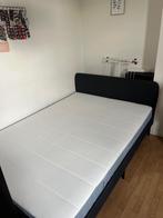 Tweepersoons bed met matras 140 x 200, Huis en Inrichting, Slaapkamer | Bedden, Ophalen, Tweepersoons, 140 cm, Zo goed als nieuw