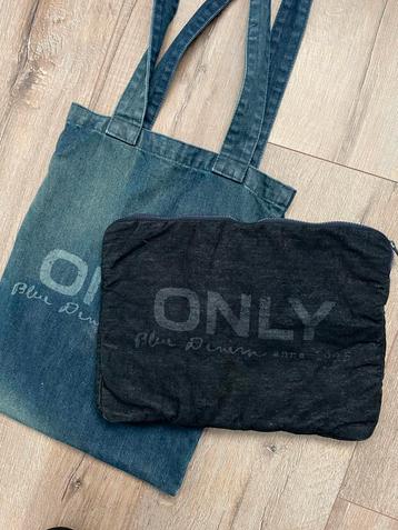 Denim tas Only met laptop sleeve beschikbaar voor biedingen