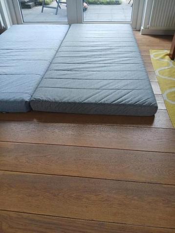 Matrassen 2 stuks 90cm X 200cm  beschikbaar voor biedingen