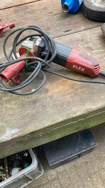 Flex haakse slijper 125 mm  en 1010 Watt in goede staat beschikbaar voor biedingen