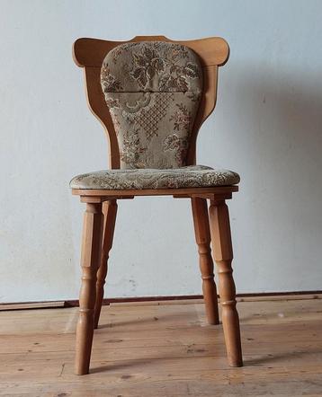 2 Stoelen landelijke stijl beschikbaar voor biedingen
