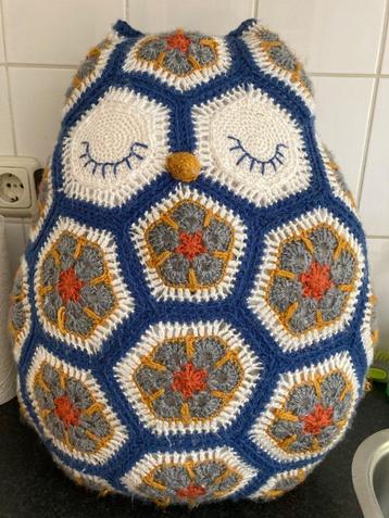 Kussen groot uil beschikbaar voor biedingen