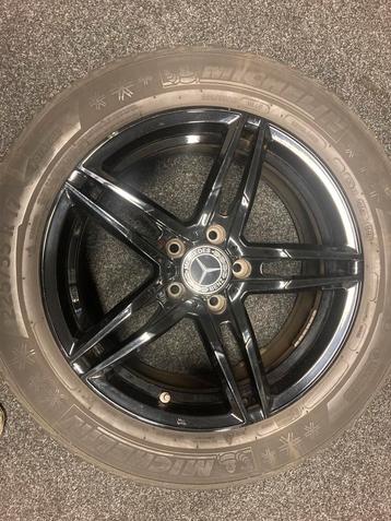 Winterbanden Mercedes W213 Zwarte Velgen - Mooie Staat! beschikbaar voor biedingen