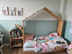 Kinderbed bedhuisje, Lattenbodem, Zo goed als nieuw, Ophalen, 180 cm of meer