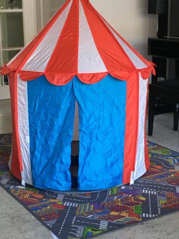 Speeltent Circus beschikbaar voor biedingen